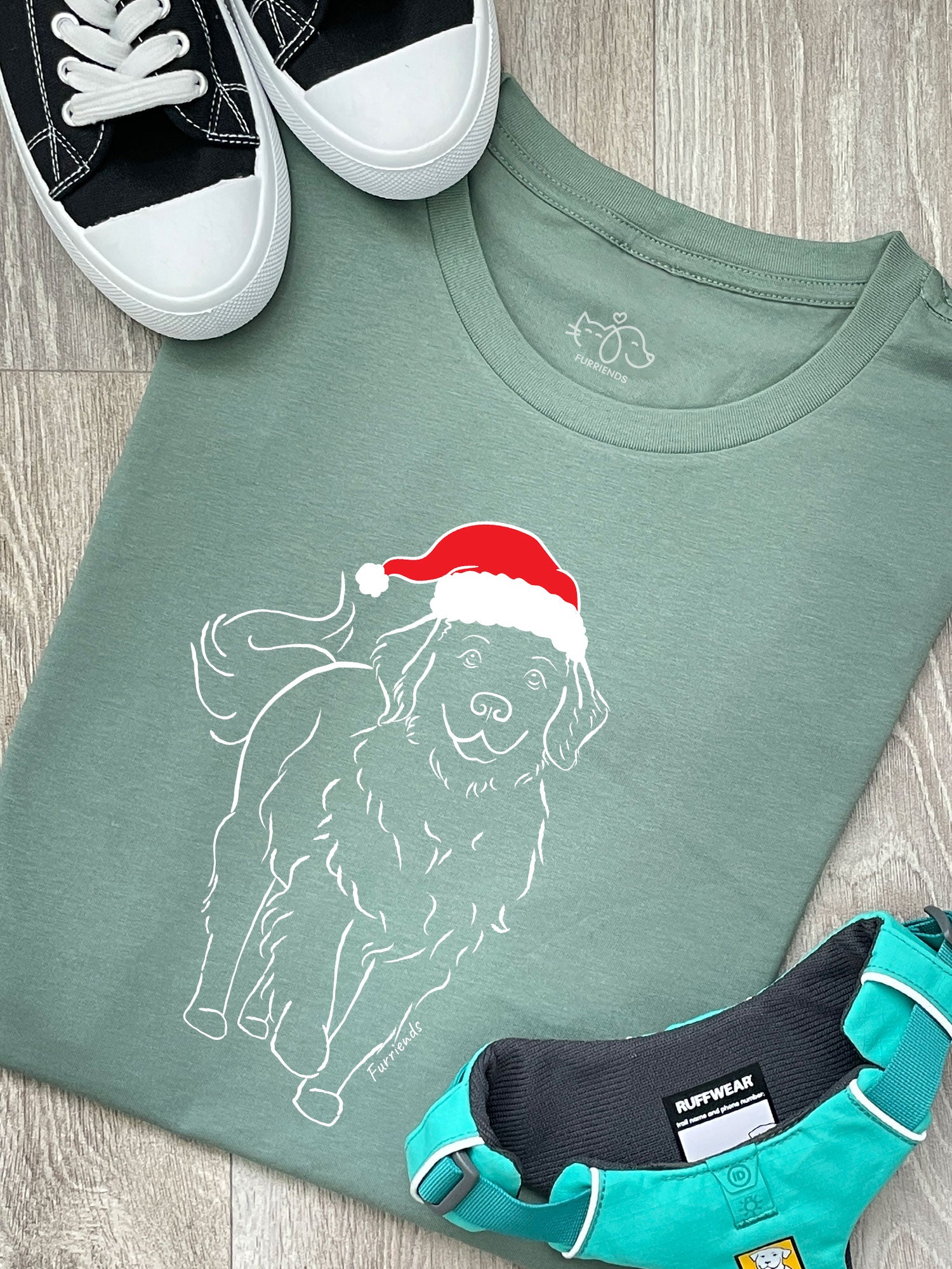 Golden Retriever Christmas Edition Ava Women's Regular Fit Tee