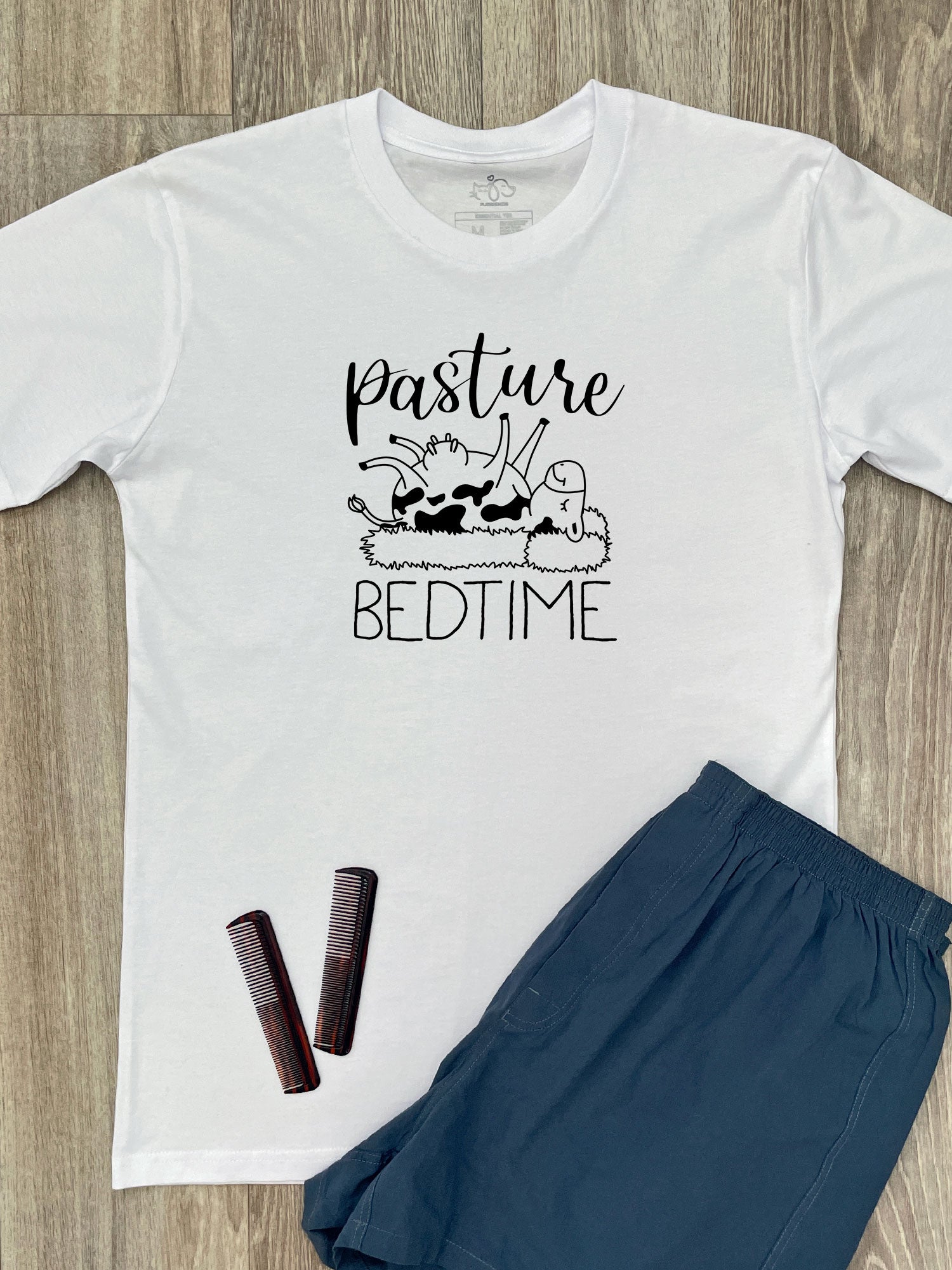 Pasture Bedtime Cow Essential Unisex Tee